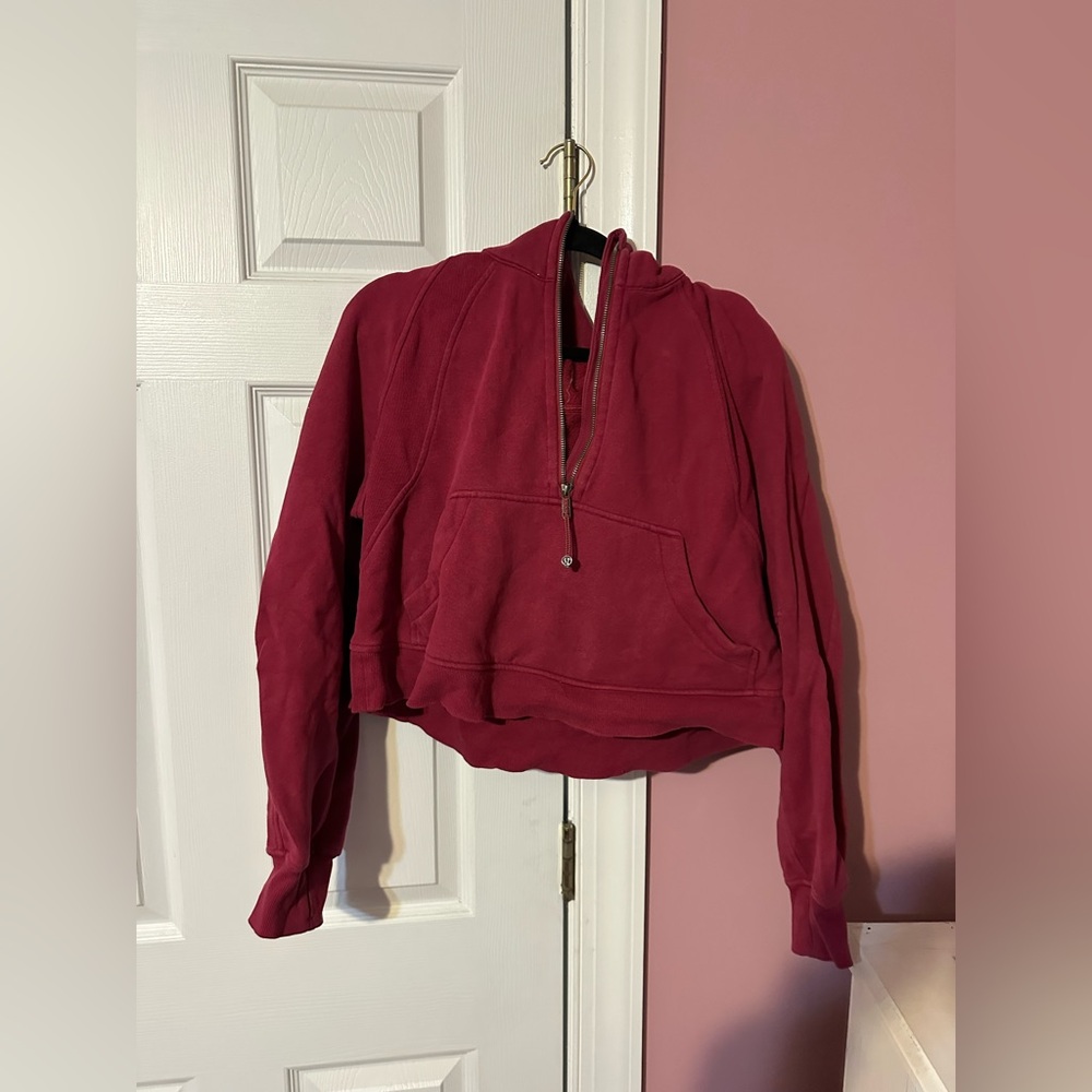 Plumish burgundy Lululemon scuba M/L